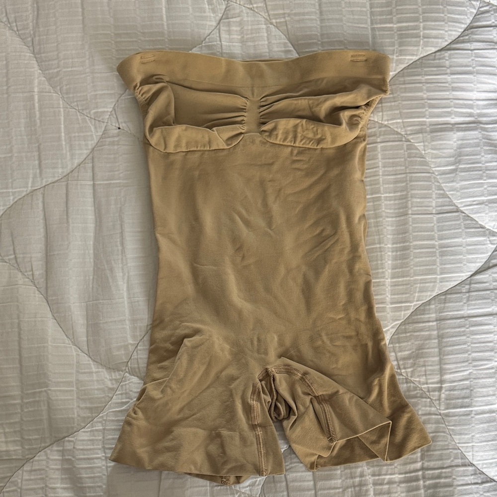 Skims Strapless Tan Bodysuit